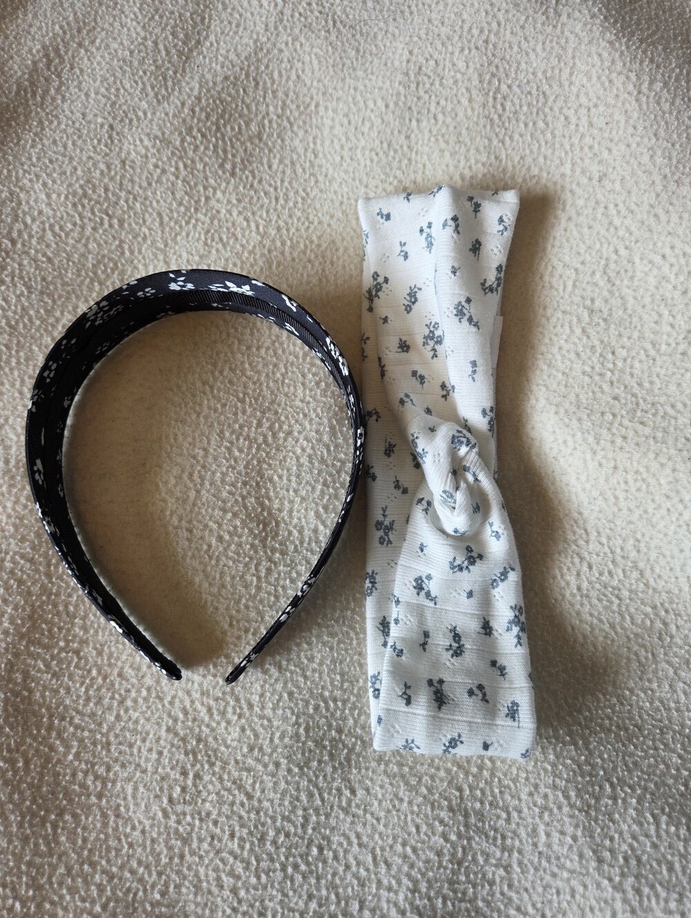 ☀️ 3/$15 - two Ardene headbands (never worn)